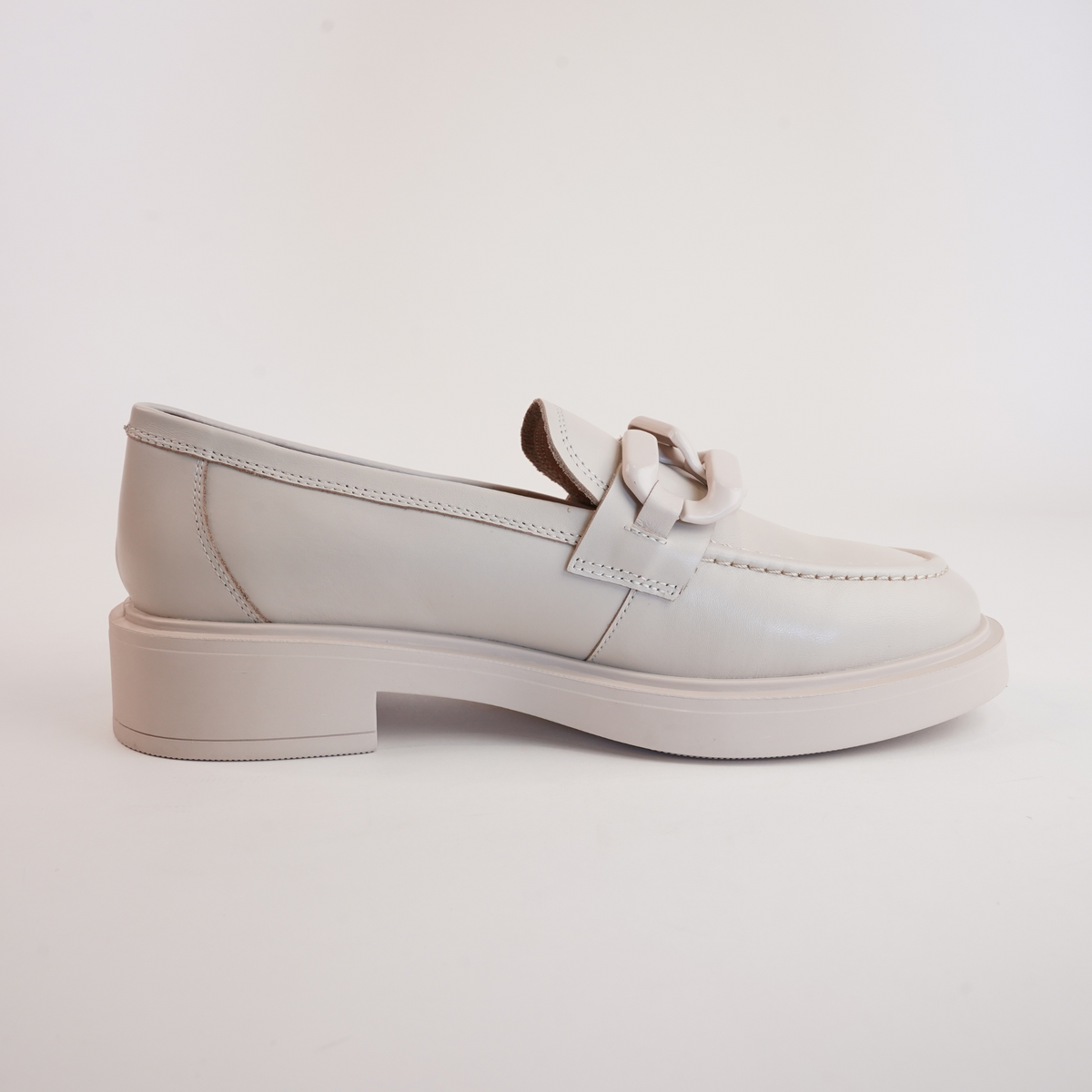 Ishie Almond Leather Loafers - DJANGO AND JULIETTE | Shouz