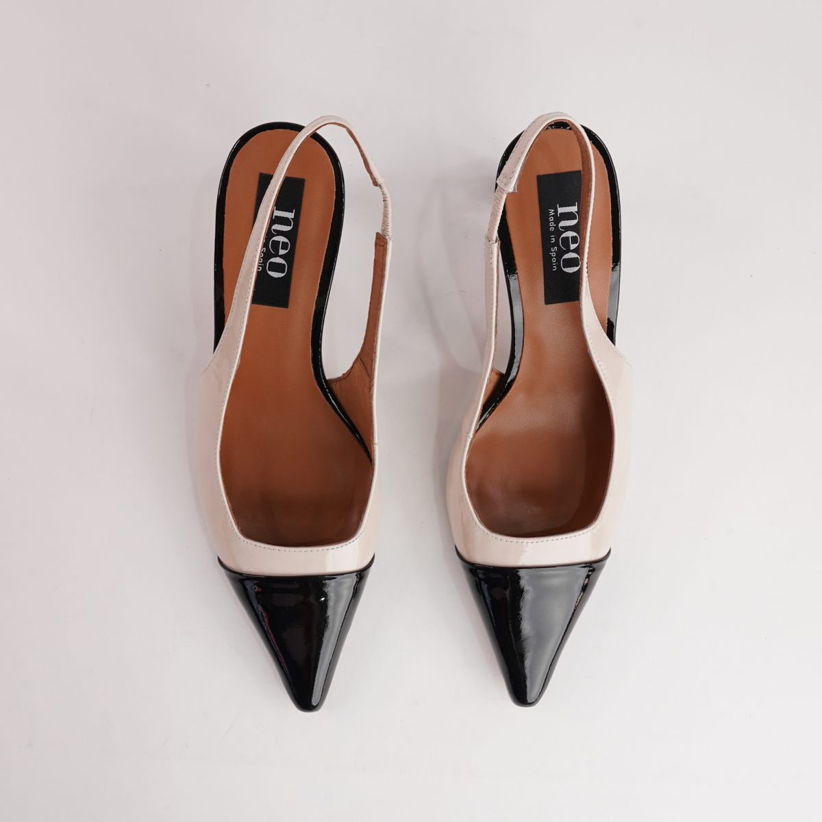 Ag-24547 Black Patent/ Bone Patent Leather Heels - NEO | Shouz