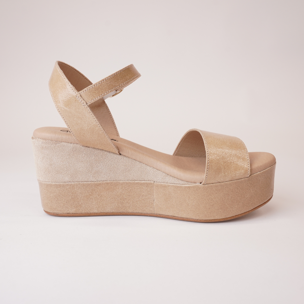 009-cres-138 Sand Patent/ Suede Leather Wedges