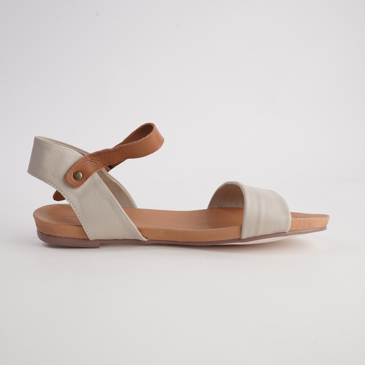 Jinnit Almond/ Tan Leather Sandals - DJANGO AND JULIETTE | Shouz