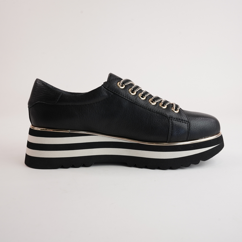 Eammes Black Leather Sneakers