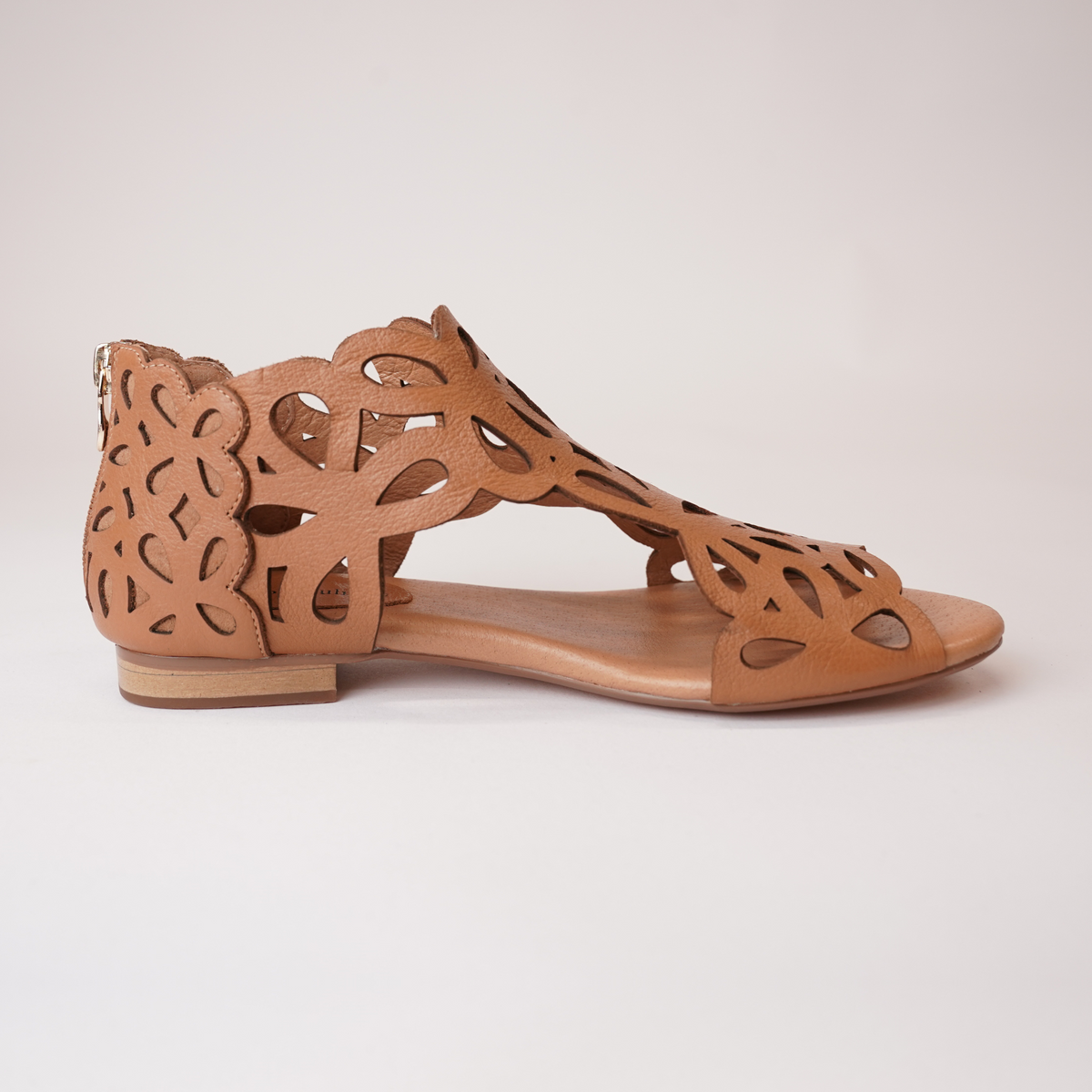 Pietro Tan Leather Sandals - DJANGO AND JULIETTE | Shouz