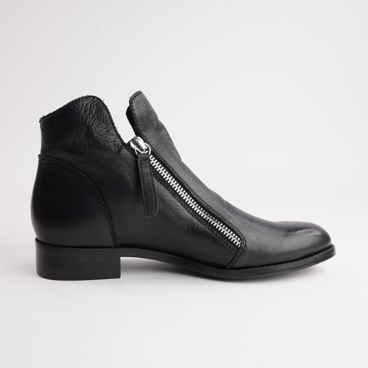 Norys Black/ Black Heel Leather Ankle Boots