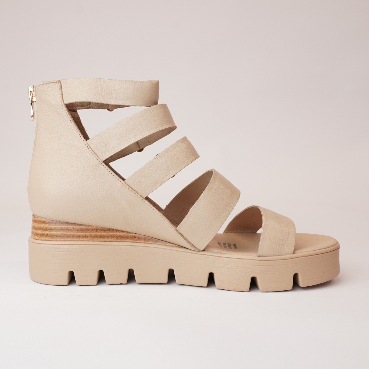 Raafe Camel Leather Sandals - DJANGO AND JULIETTE | Shouz
