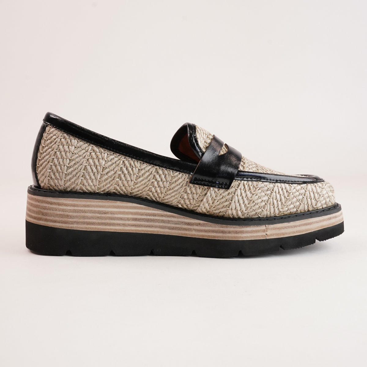 Paella Natural/ Black Leather Loafers - BRESLEY | Shouz