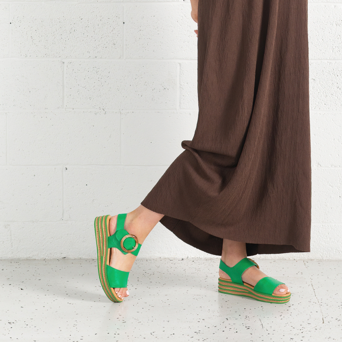 Cubbie Bright Emerald Leather Sandals - DJANGO AND JULIETTE | Shouz