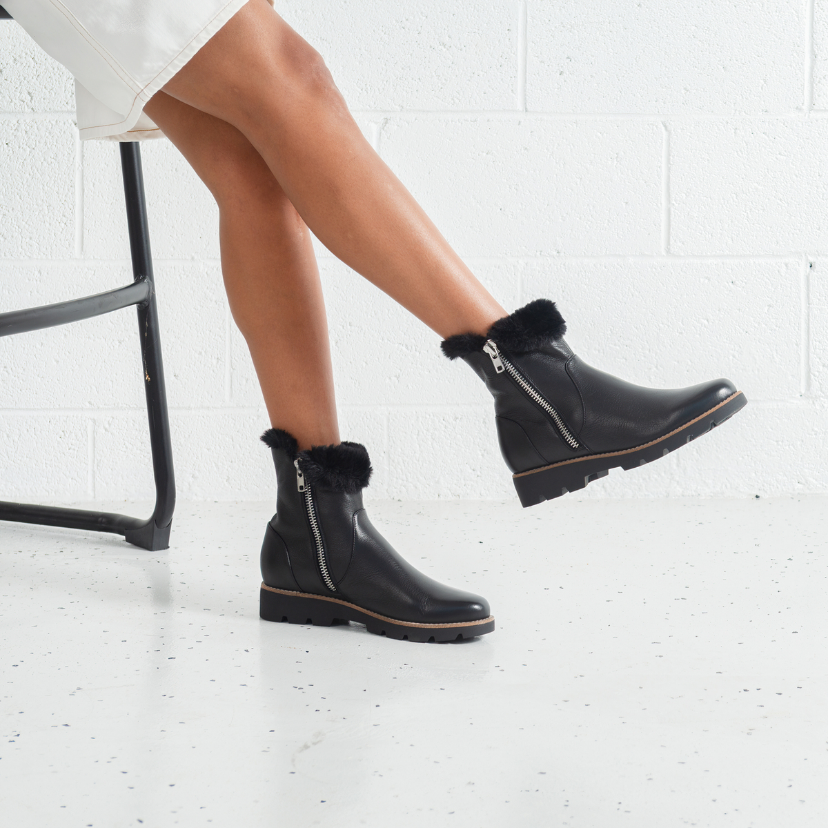 Dlinga Black/Black Fur Leather Boots
