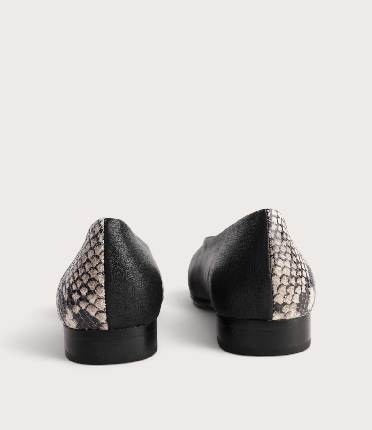 Paydes Black White Snake/ Black Leather Flats