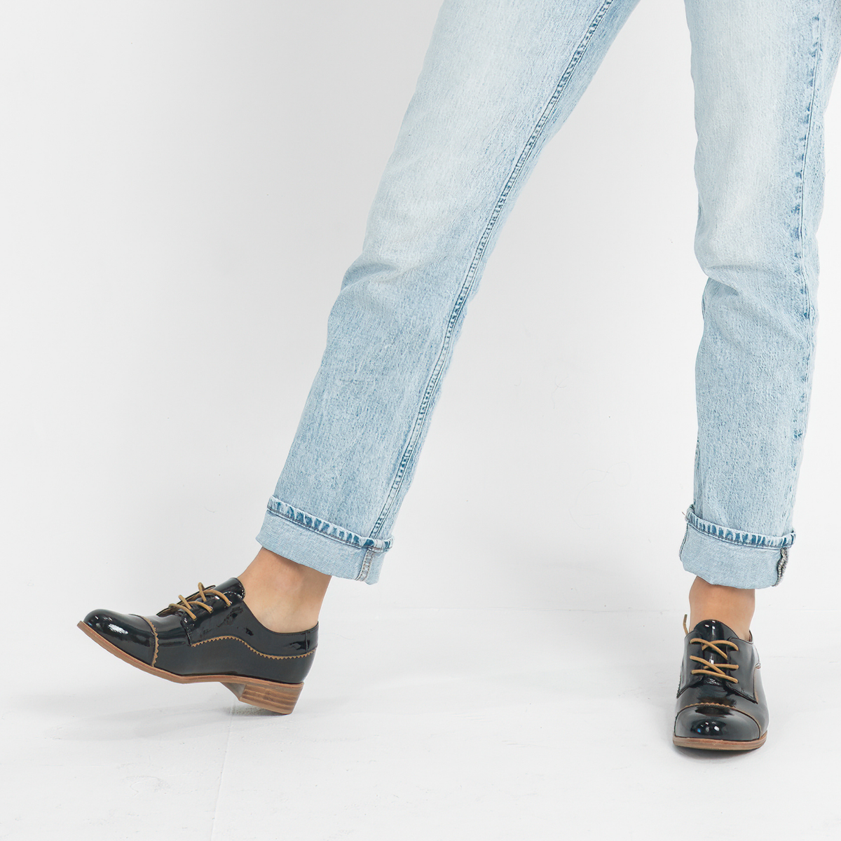 Leeze Black Patent/ Tan Leather Lace Up Flats - DJANGO AND JULIETTE | Shouz