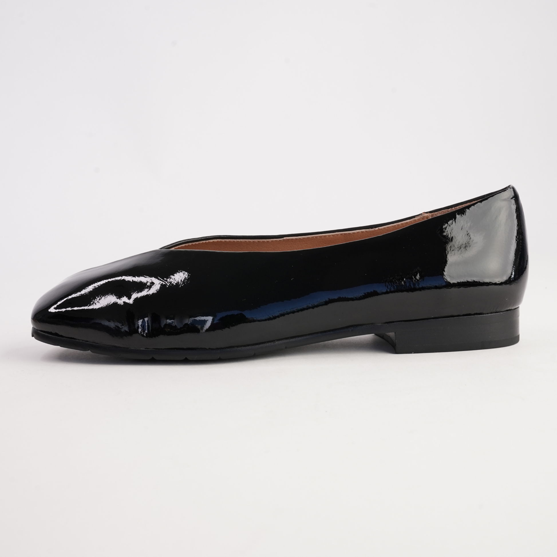 Paydes Black Patent/ Black Leather Flats - DJANGO AND JULIETTE | Shouz