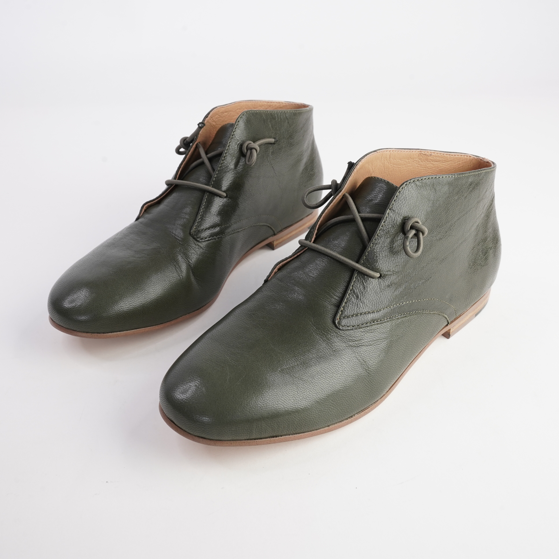 Ujala Olive Polish Leather Flats - DJANGO AND JULIETTE | Shouz