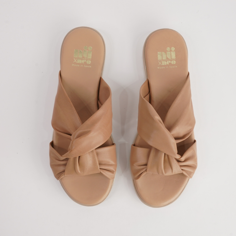 Winona Camel Cab Leather Slides