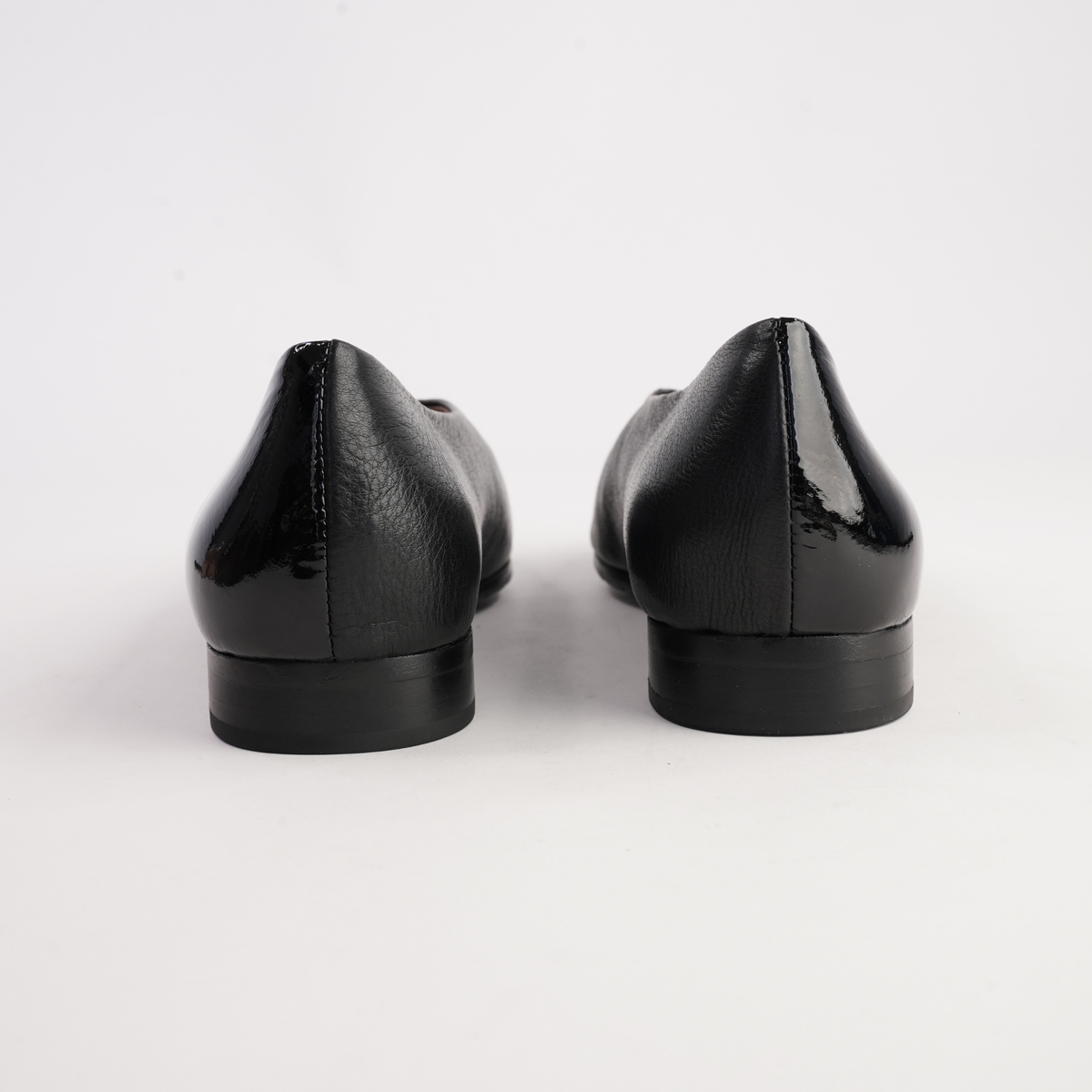 Paydes Black Patent/ Black Leather Flats - DJANGO AND JULIETTE | Shouz