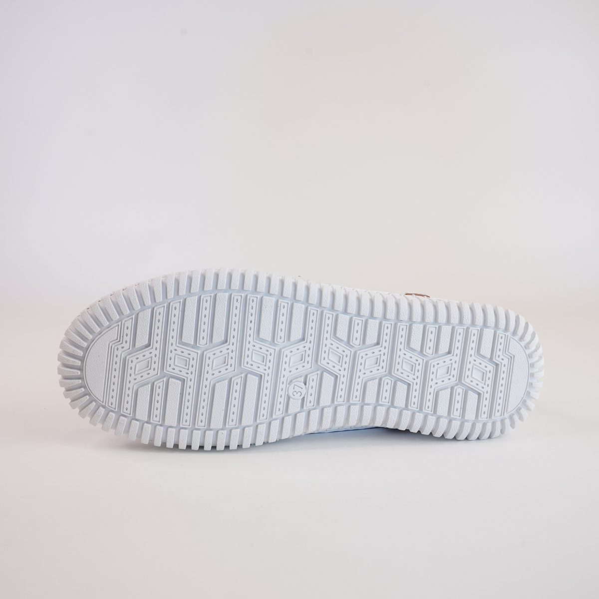 Jonza Latte Leather Sneakers - DIANA FERRARI | Shouz