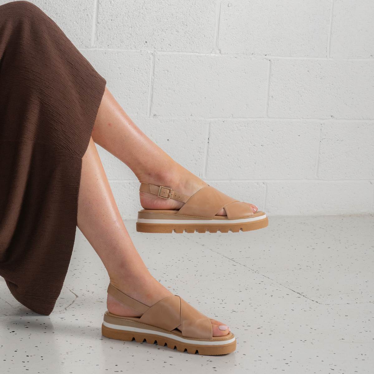 Sasi Cappuccino Leather Sandals - DJANGO AND JULIETTE | Shouz