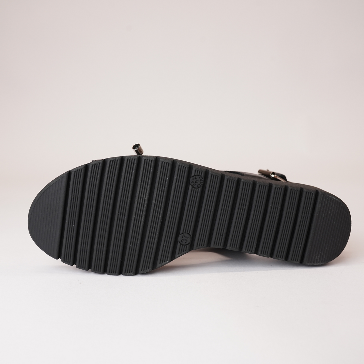 Malika Black Leather Sandals - DJANGO AND JULIETTE | Shouz
