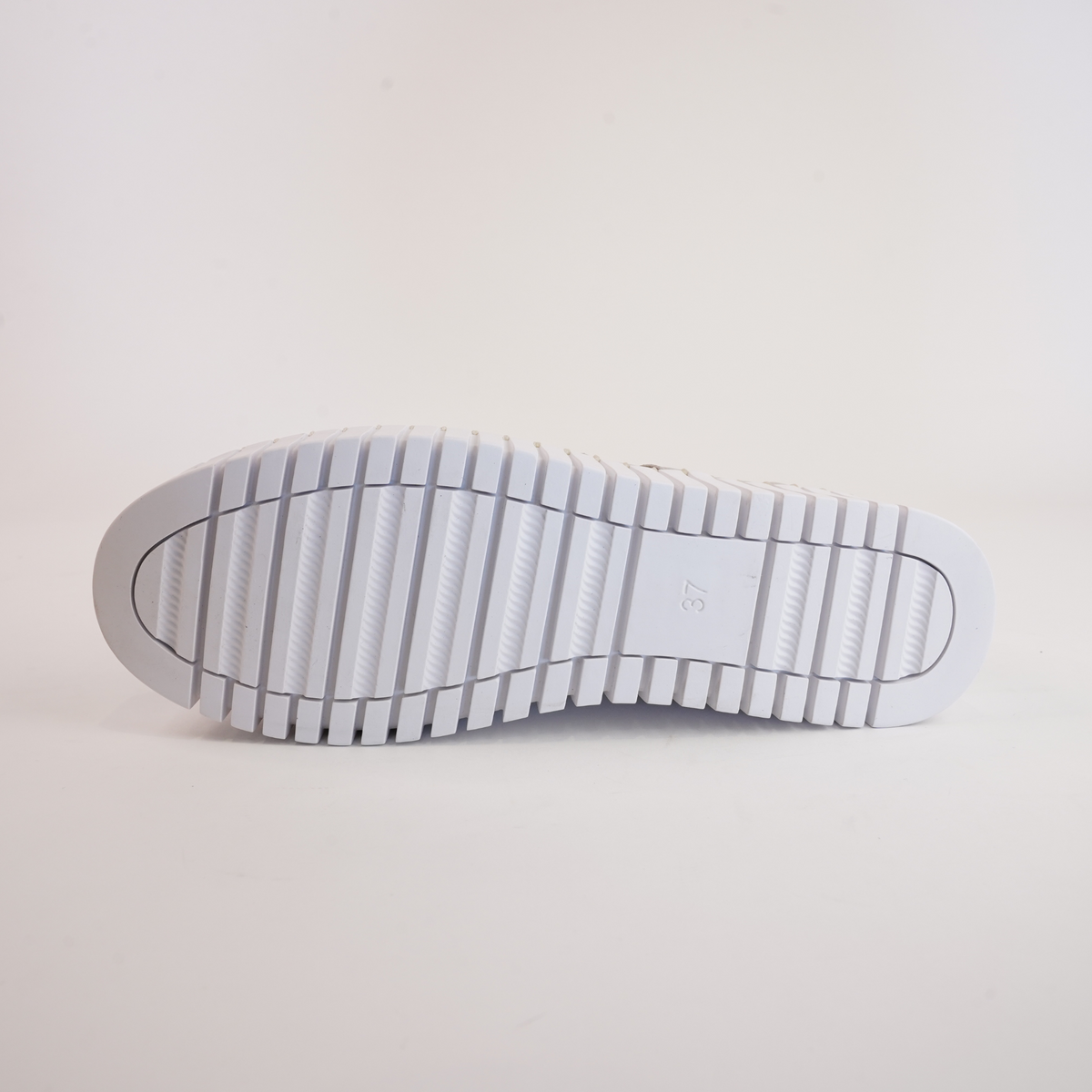 Brodies Almond Leather Sneakers - DJANGO AND JULIETTE | Shouz