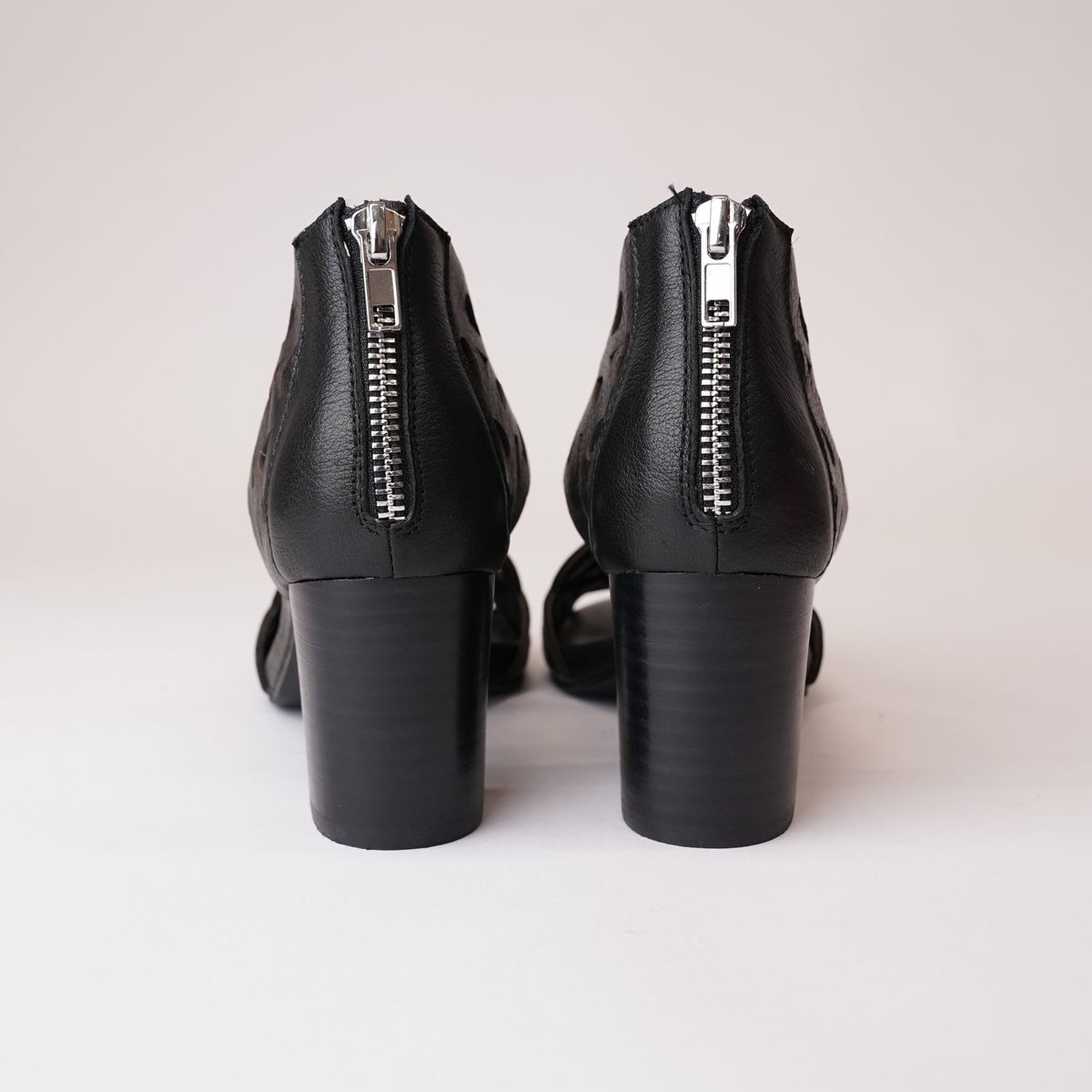 Saroja Black Leather Heels - DJANGO AND JULIETTE | Shouz