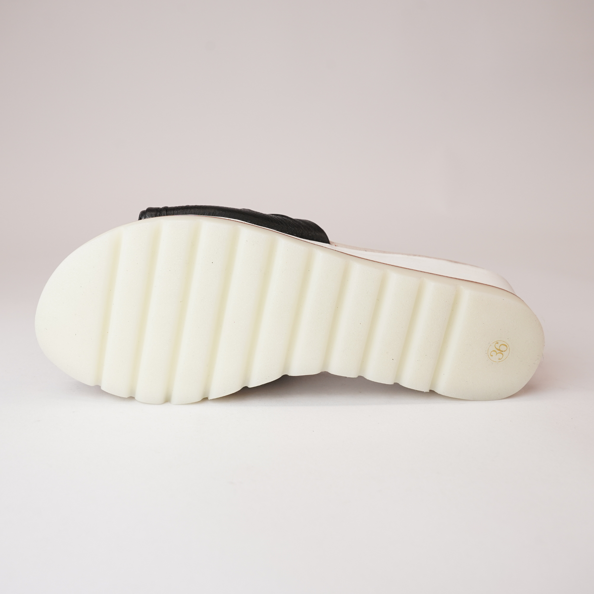 Wolin Black/ White Sole Leather Sandals - DJANGO AND JULIETTE | Shouz