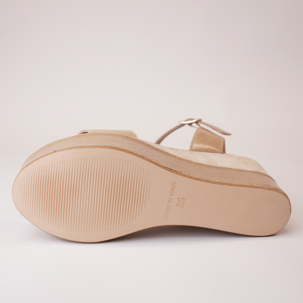 009-cres-138 Sand Patent/ Suede Leather Wedges