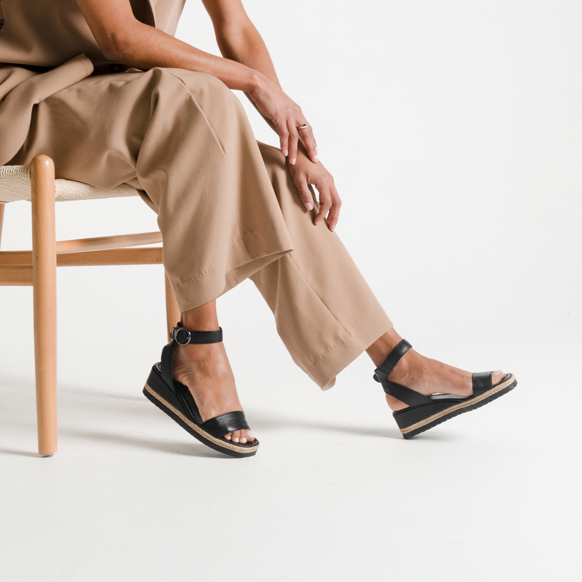Irish Black Leather Sandals - DJANGO AND JULIETTE | Shouz