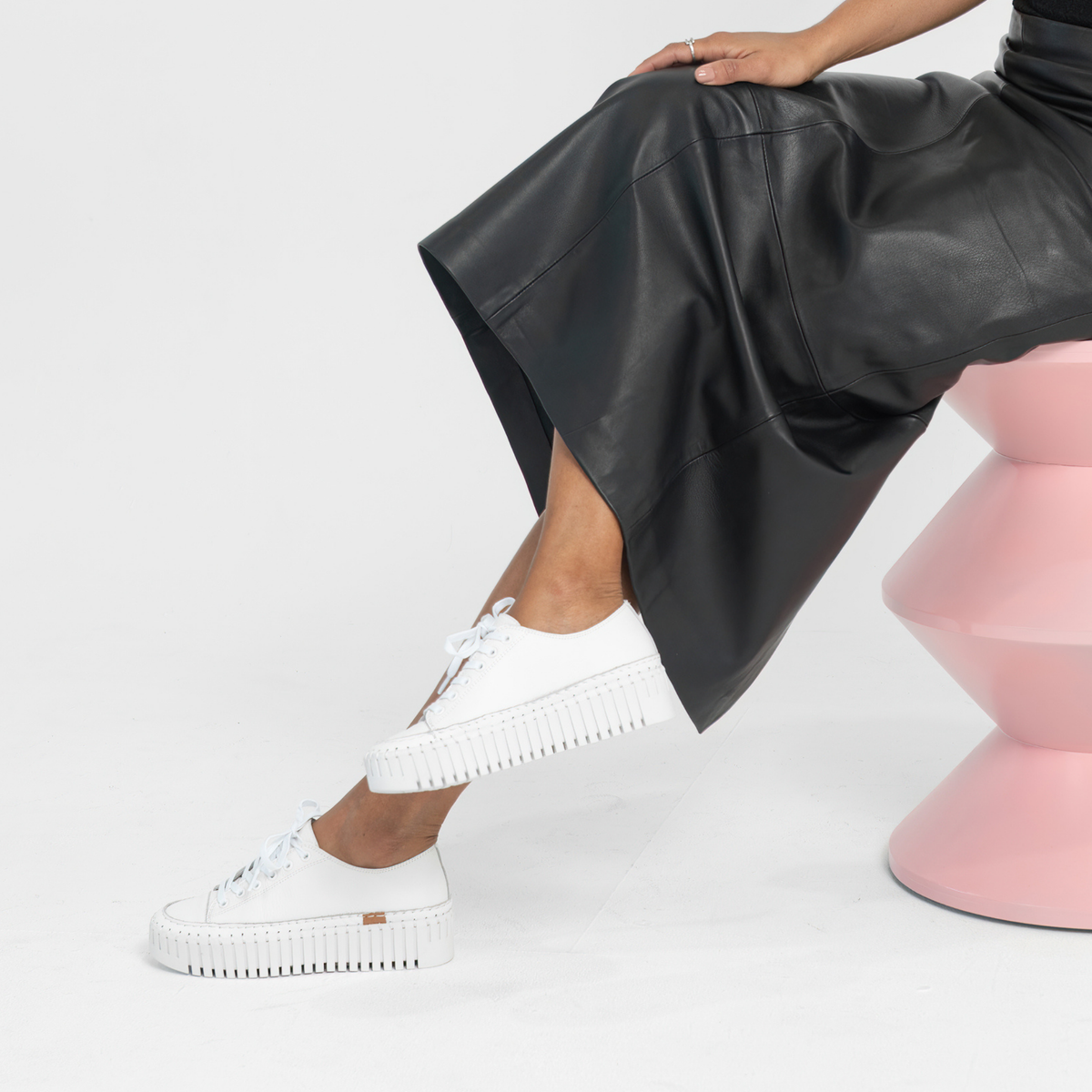 Baselo White Leather Sneakers - DJANGO AND JULIETTE | Shouz