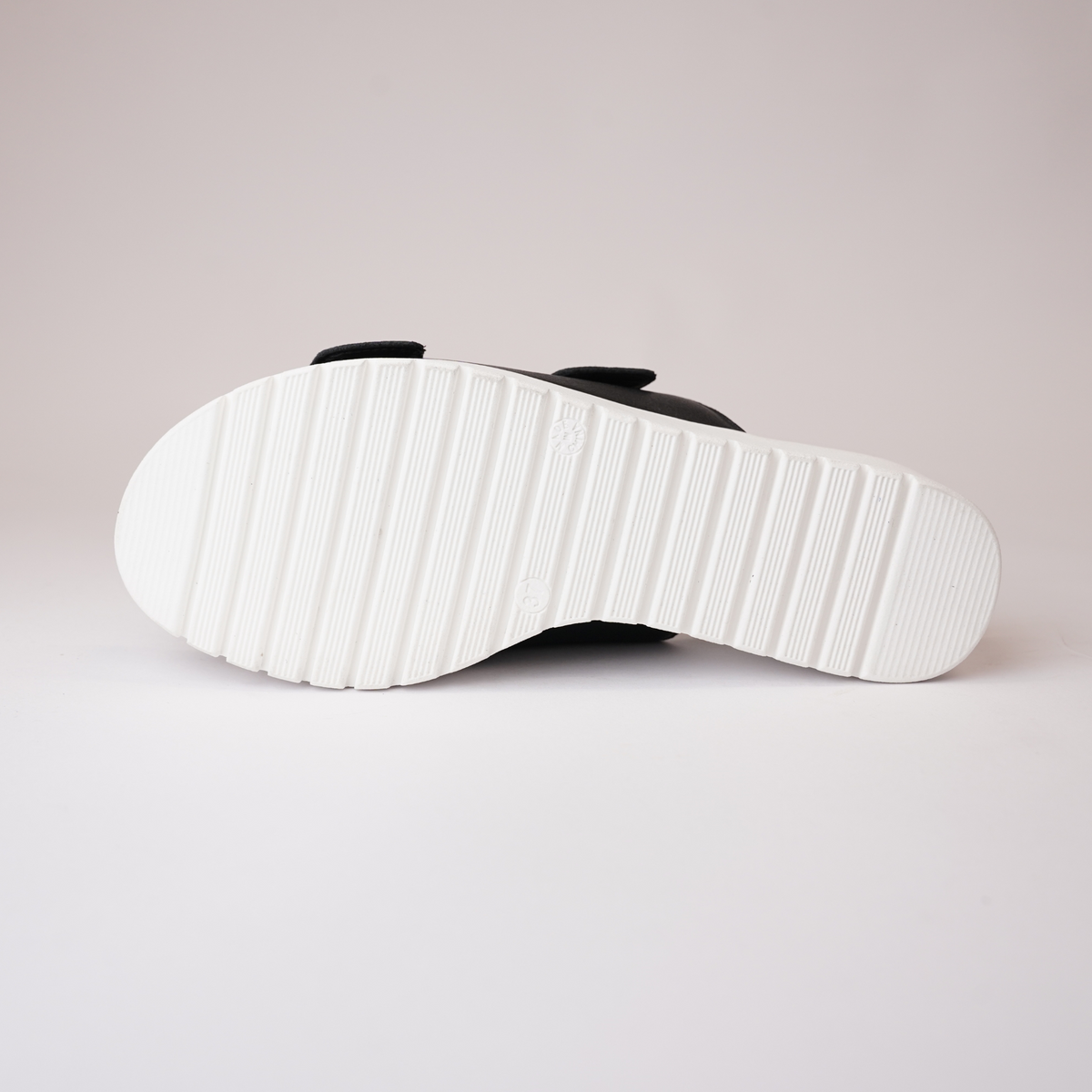 Oaxel Black/ White Sole Leather Slides