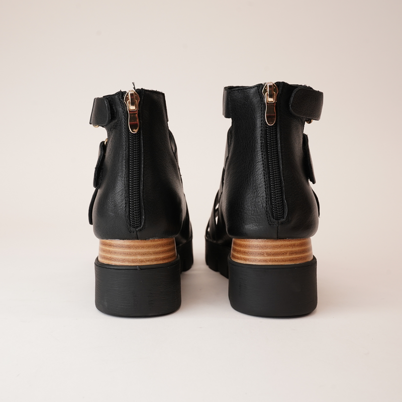 Raafe Black / Natural Leather Sandals