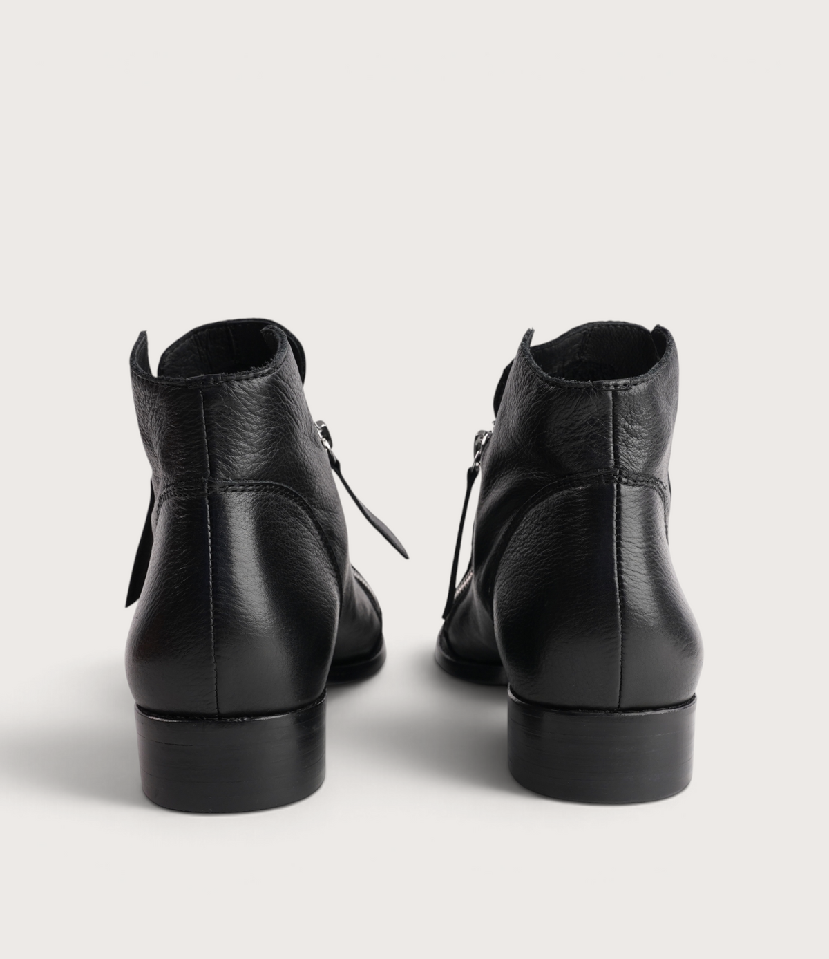 Norys Black/ Black Heel Leather Ankle Boots - DJANGO AND JULIETTE | Shouz