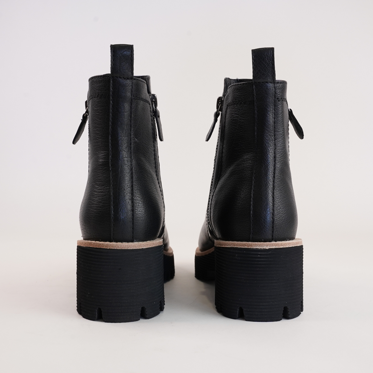Waizey Black Leather Ankle Boots - DJANGO AND JULIETTE | Shouz