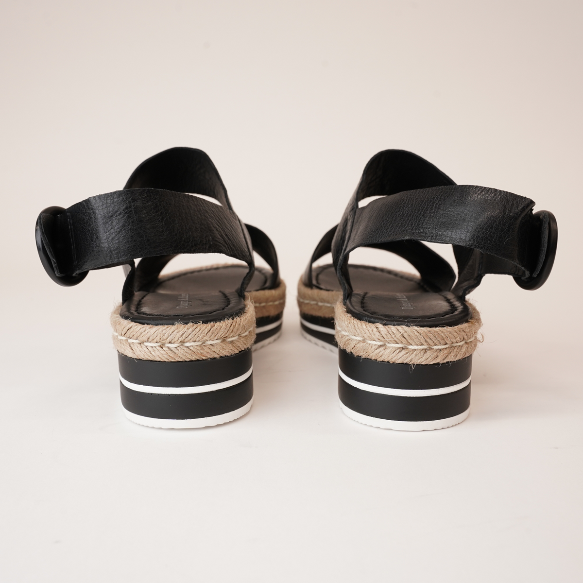 Atha Black Leather Sandals - DJANGO AND JULIETTE | Shouz