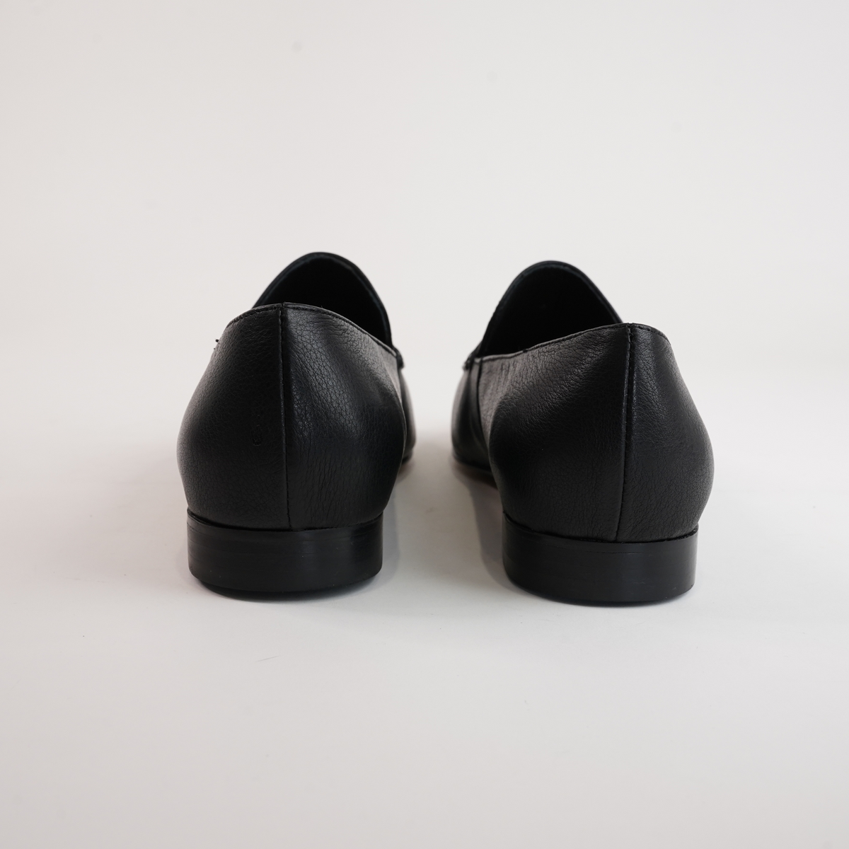 Inchic Black Leather Loafers - DJANGO AND JULIETTE | Shouz