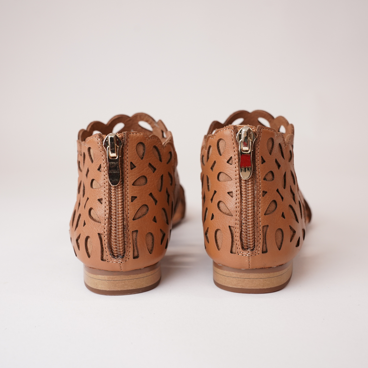 Pietro Tan Leather Sandals - DJANGO AND JULIETTE | Shouz
