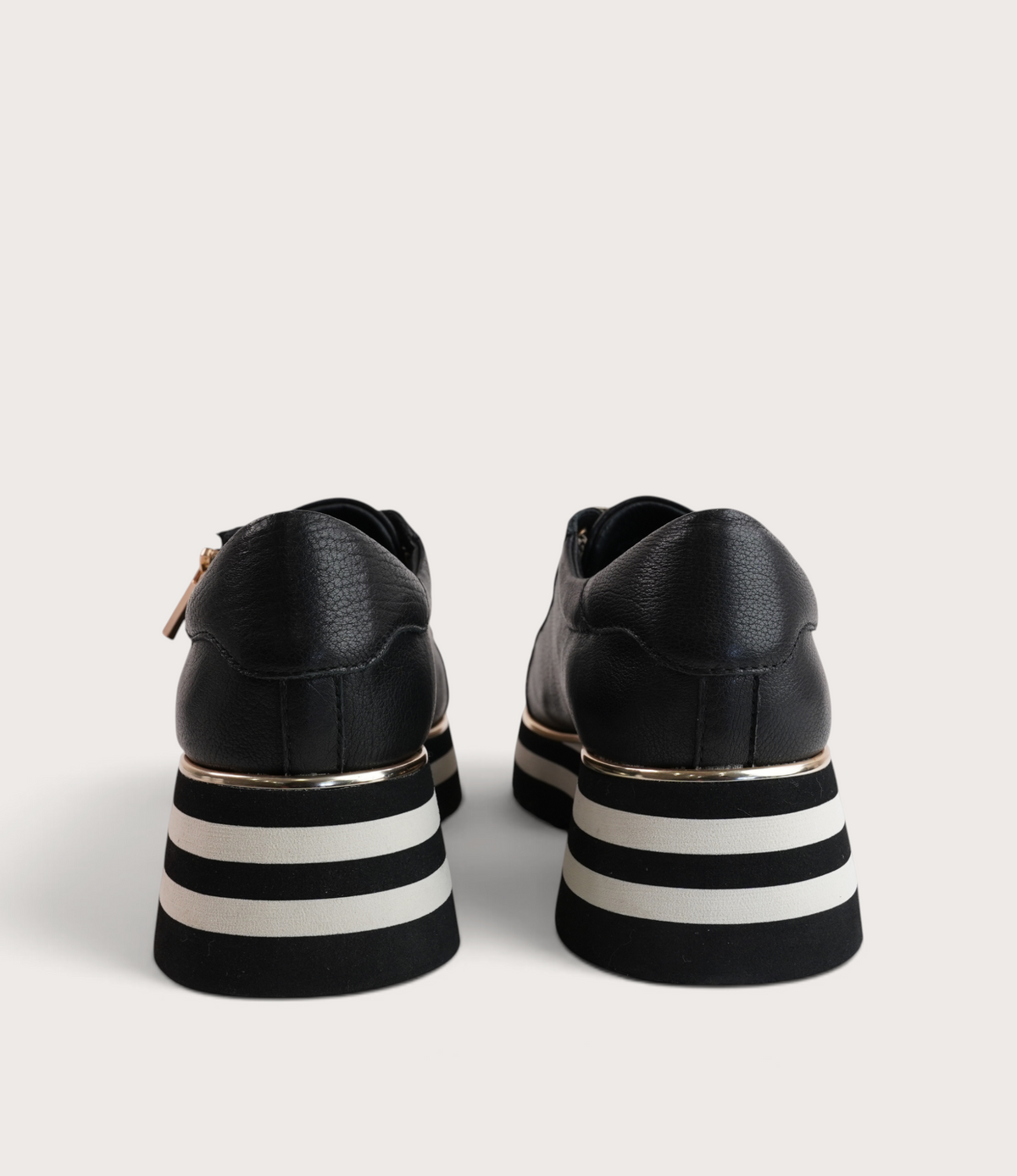 Eammes Black Leather Sneakers