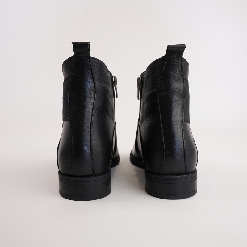 Gamma Black Leather Ankle Boots