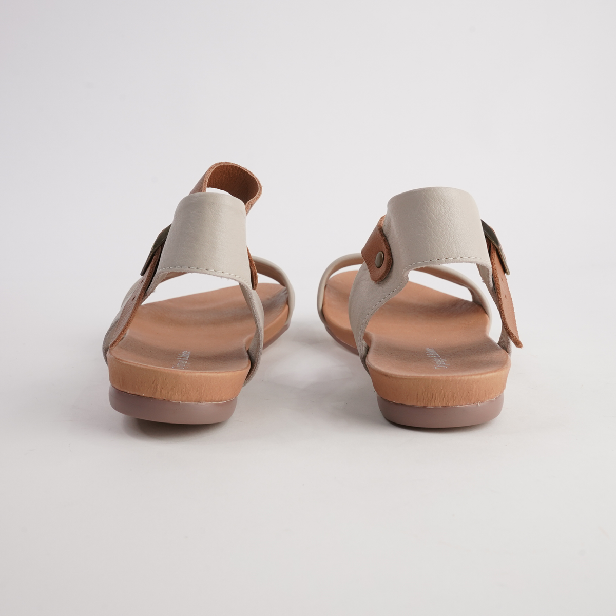 Jinnit Almond/ Tan Leather Sandals - DJANGO AND JULIETTE | Shouz