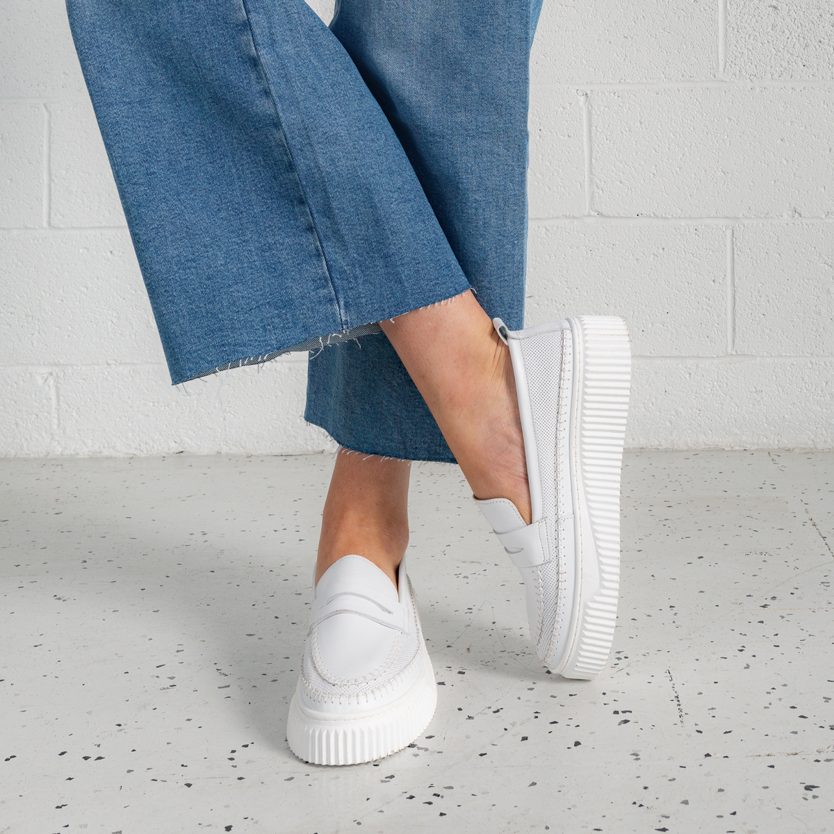 Bobby White Leather Loafers - SALA | Shouz