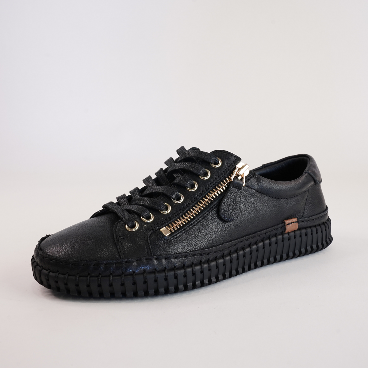 Jonza Black Leather Sneakers - DIANA FERRARI | Shouz