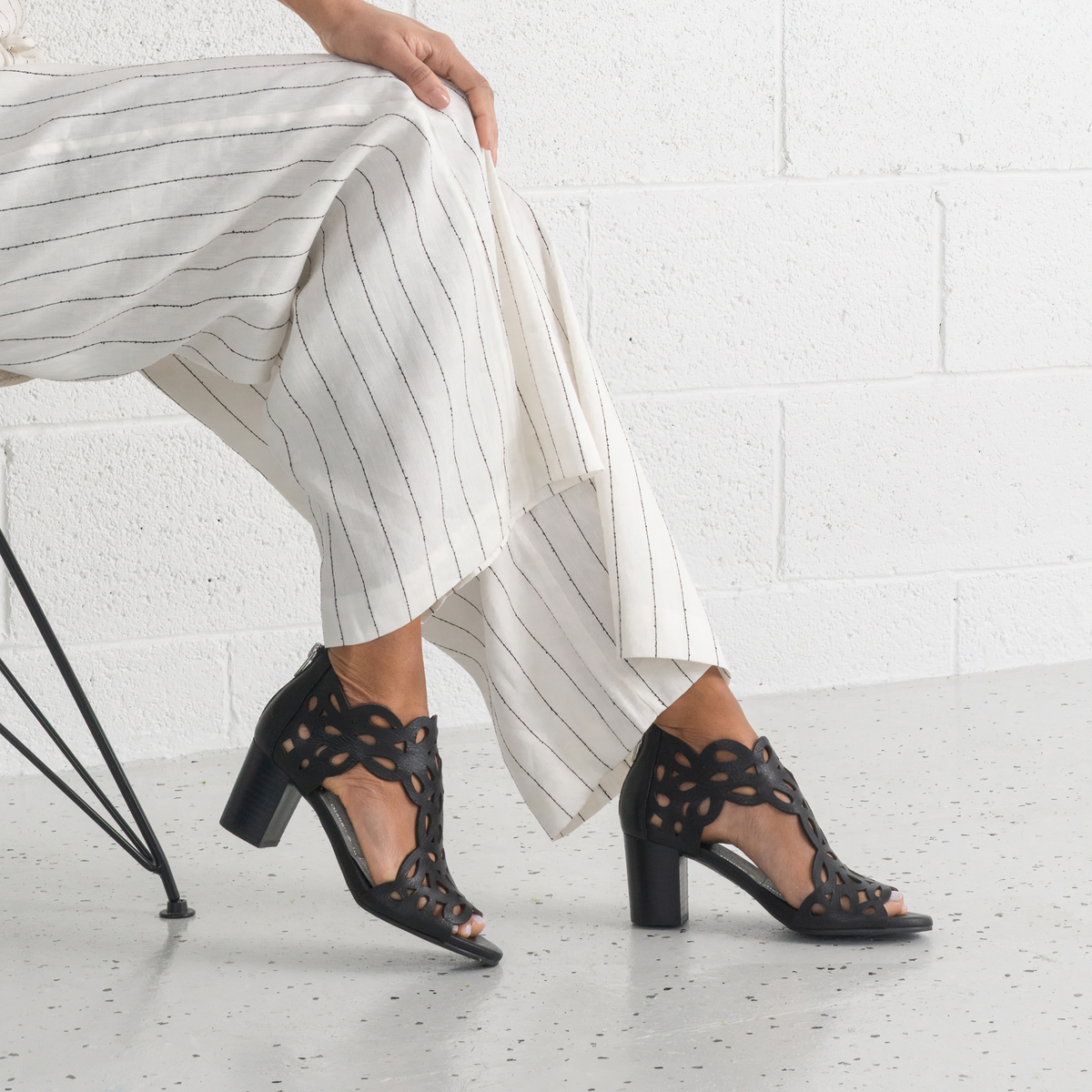 Saroja Black Leather Heels - DJANGO AND JULIETTE | Shouz