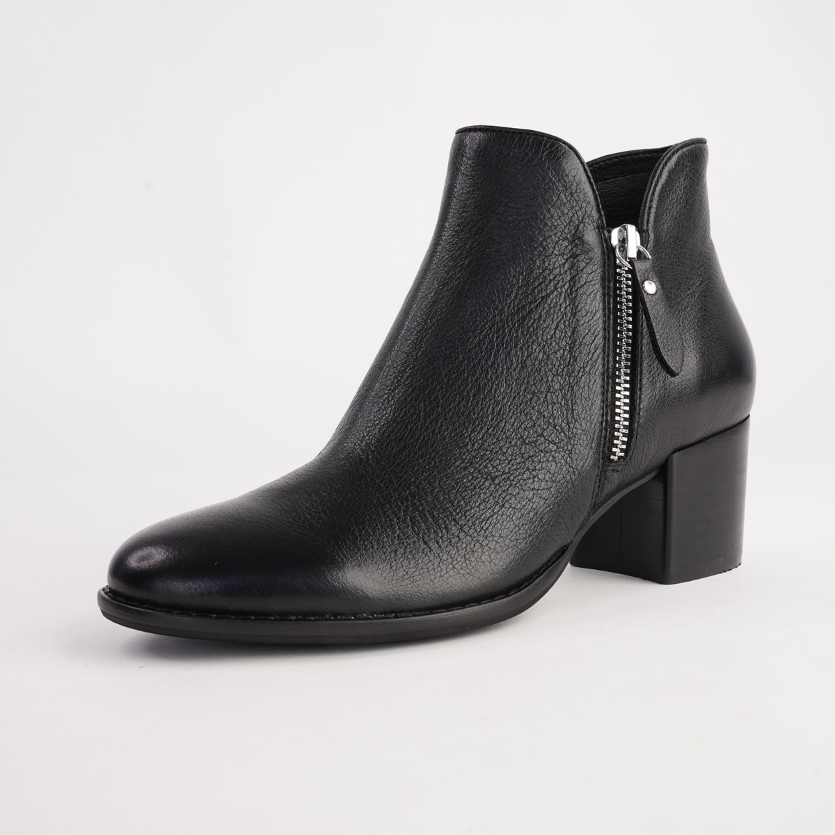 Mitysue Black.Leather/ Black Boots - DJANGO AND JULIETTE | Shouz
