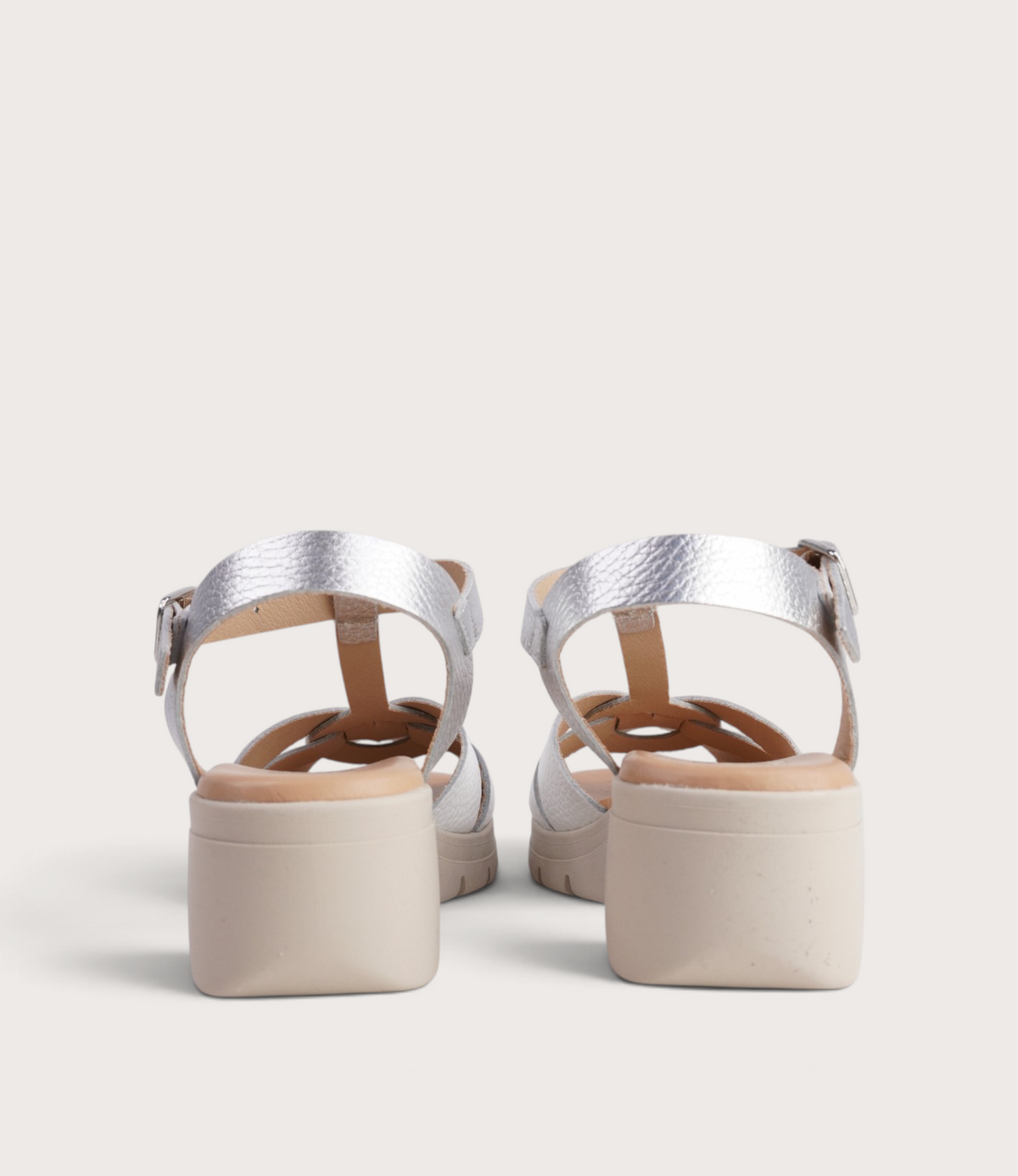Hermia Blanco/ Plata Leather Sandals