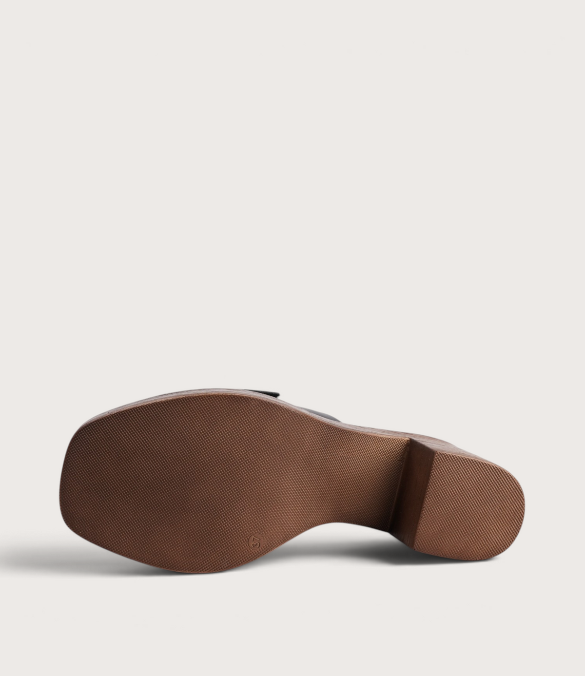 Quirina Negro Leather Heels