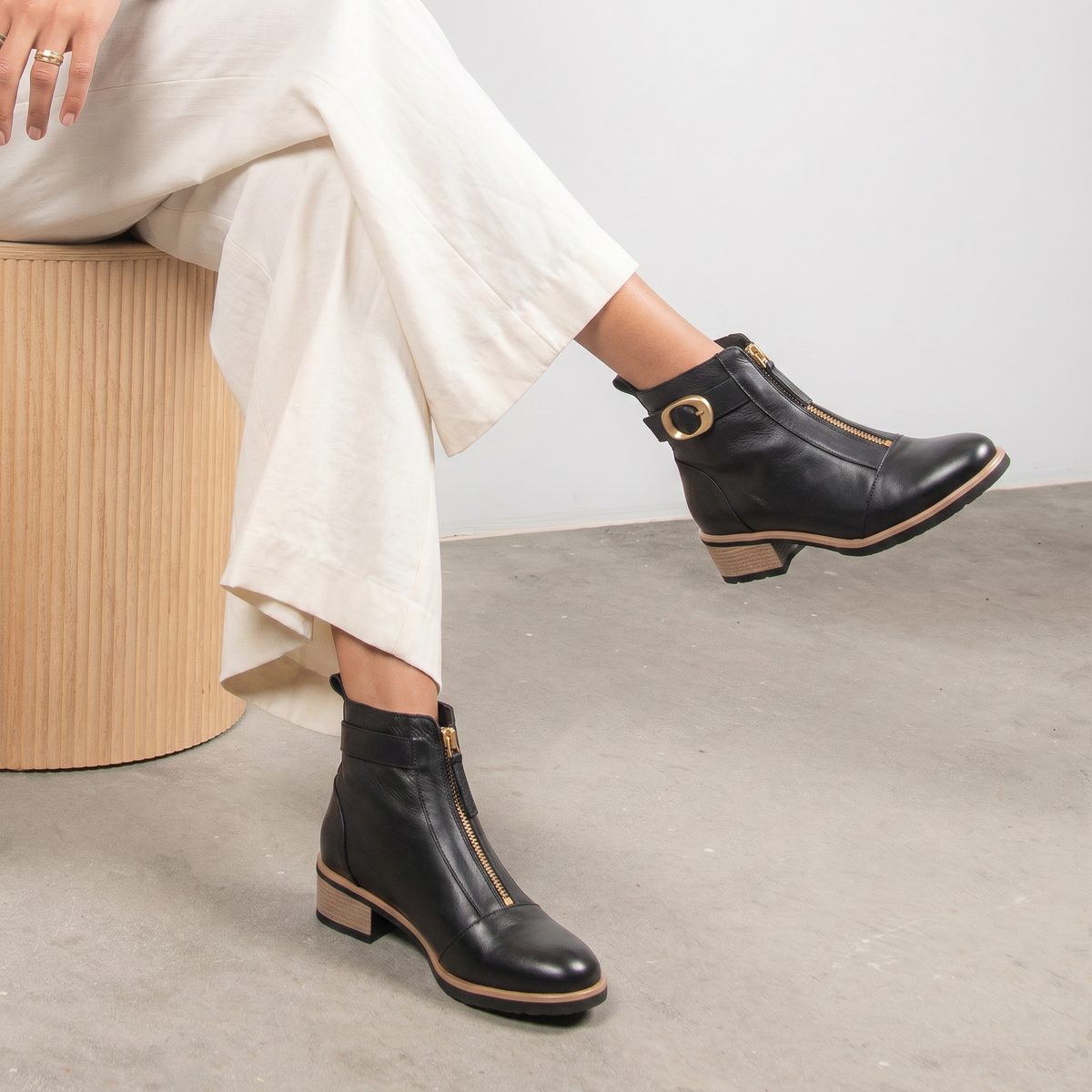 Doha Black Leather Ankle Boots - BRESLEY | Shouz