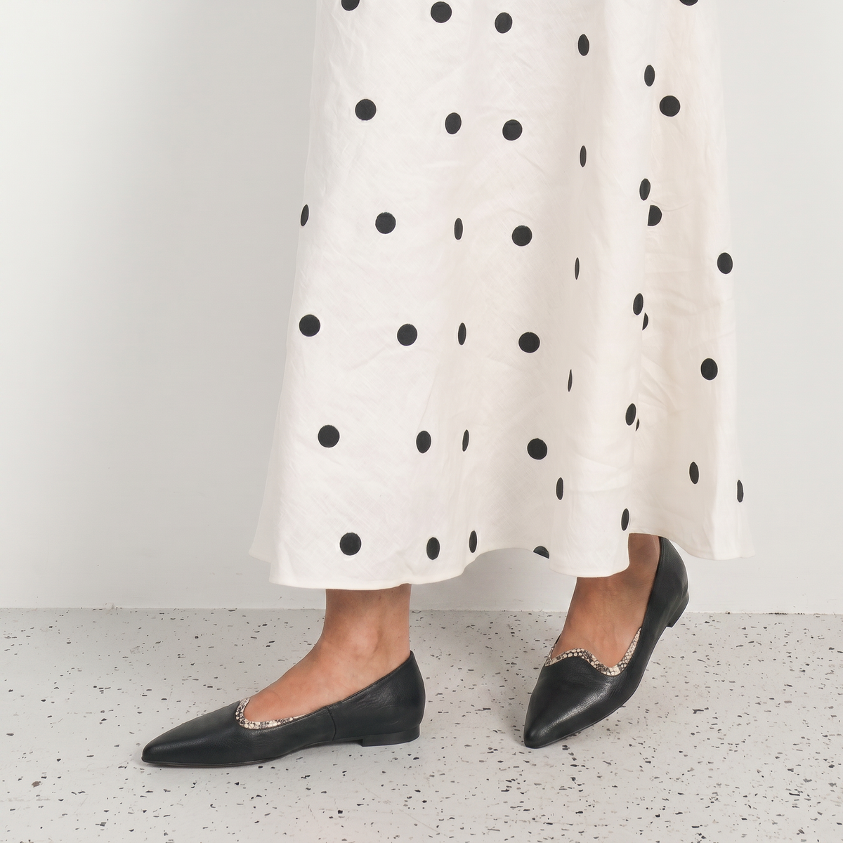 Yibbie Black Leather/ Latte Snake Flats