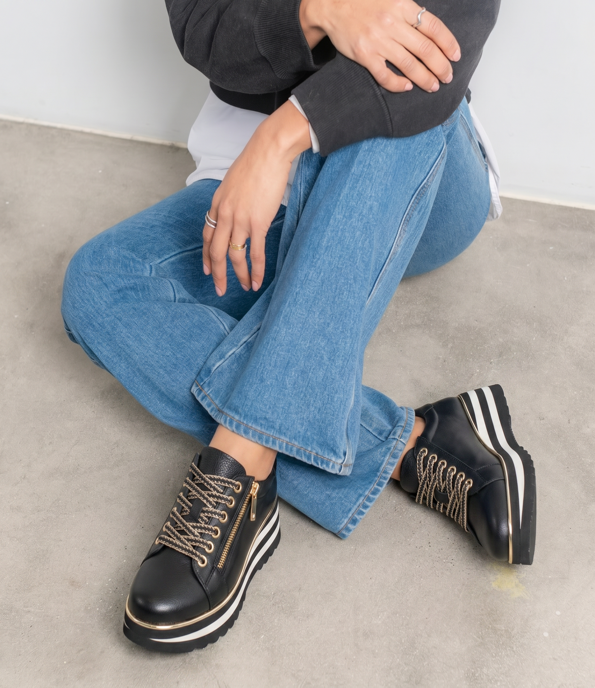 Eammes Black Leather Sneakers - DJANGO AND JULIETTE | Shouz