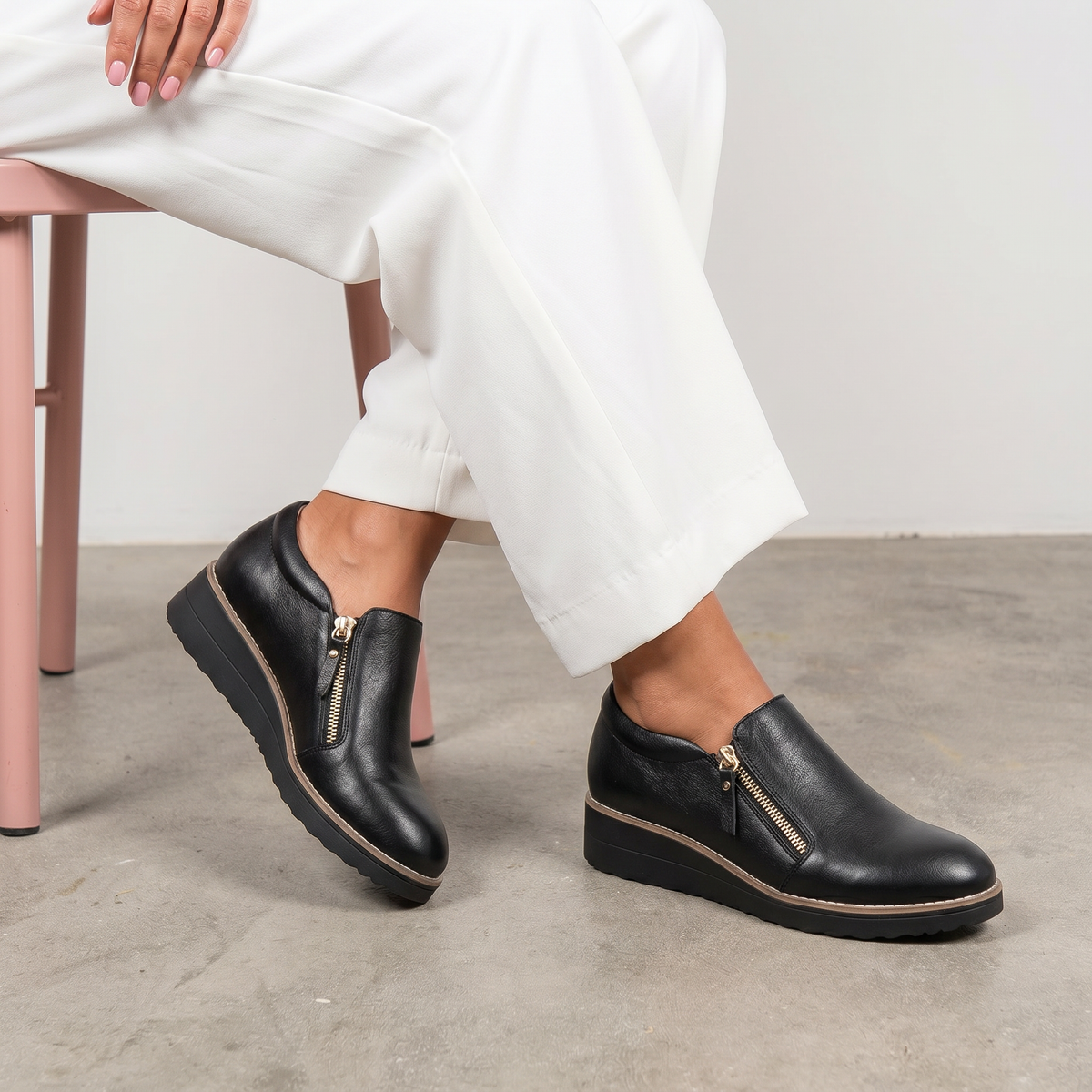 Ostel Black Leather Flats