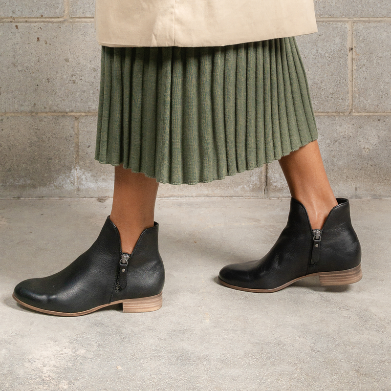 Faye Black/ Natural Heel Leather Ankle Boots