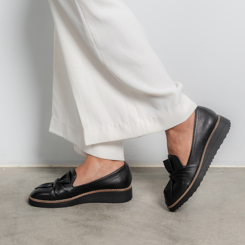 Oclem Black/ Black Leather Loafers