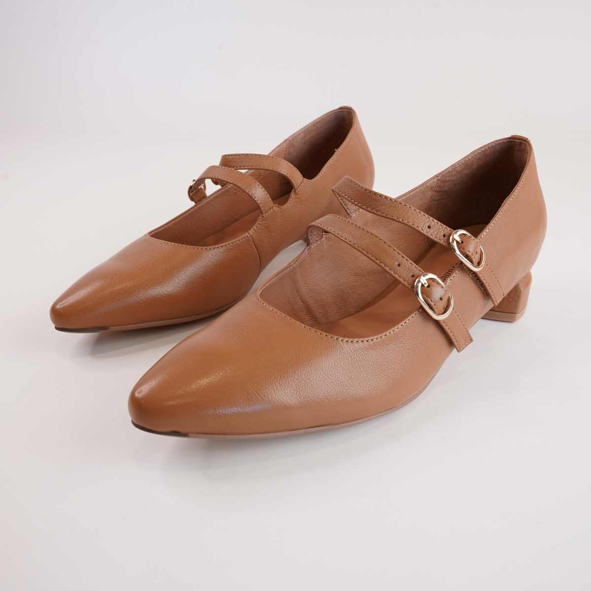 Fuela Dark Tan Leather Flats - DJANGO AND JULIETTE | Shouz