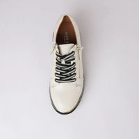 Hosting Cream Leather Sneakers